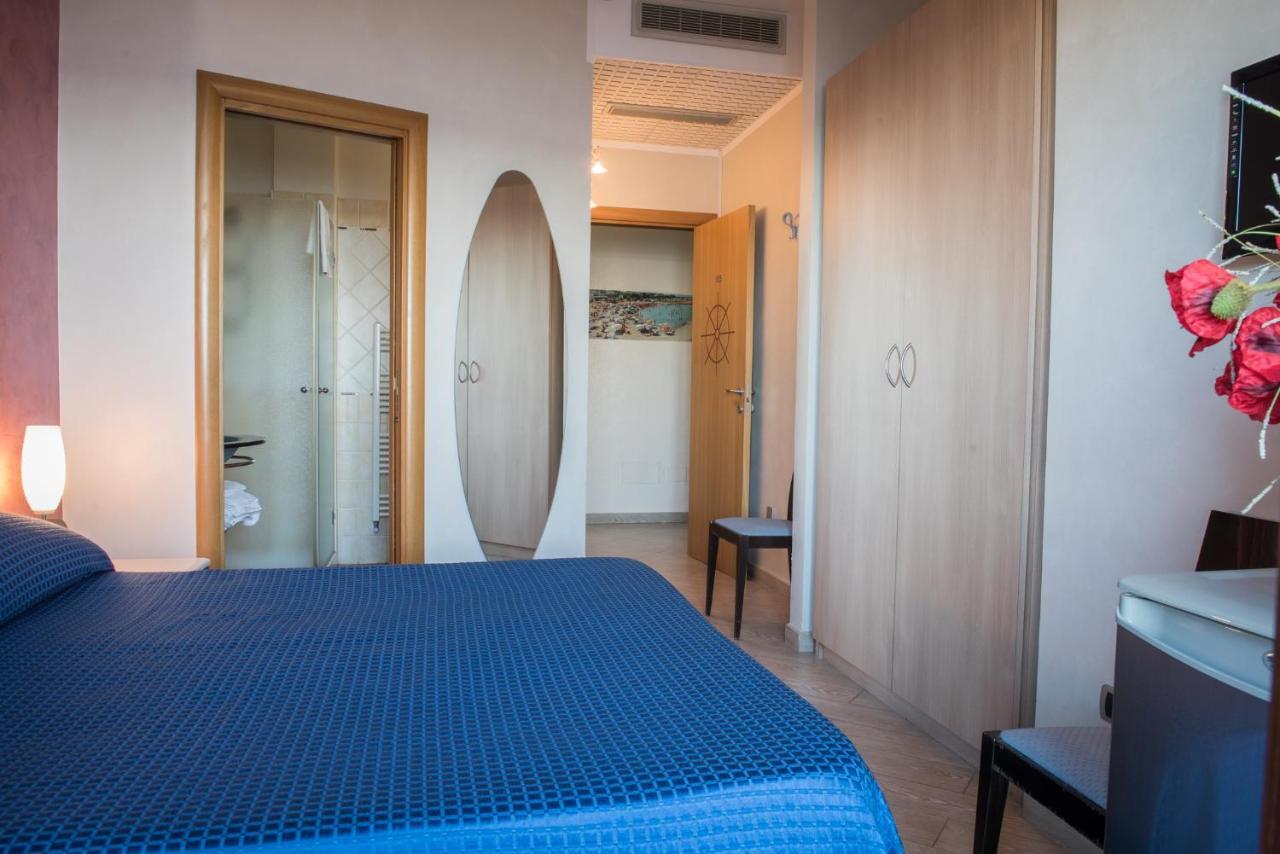 Hotel Mirage Torre Santa Sabina Pokój zdjęcie
