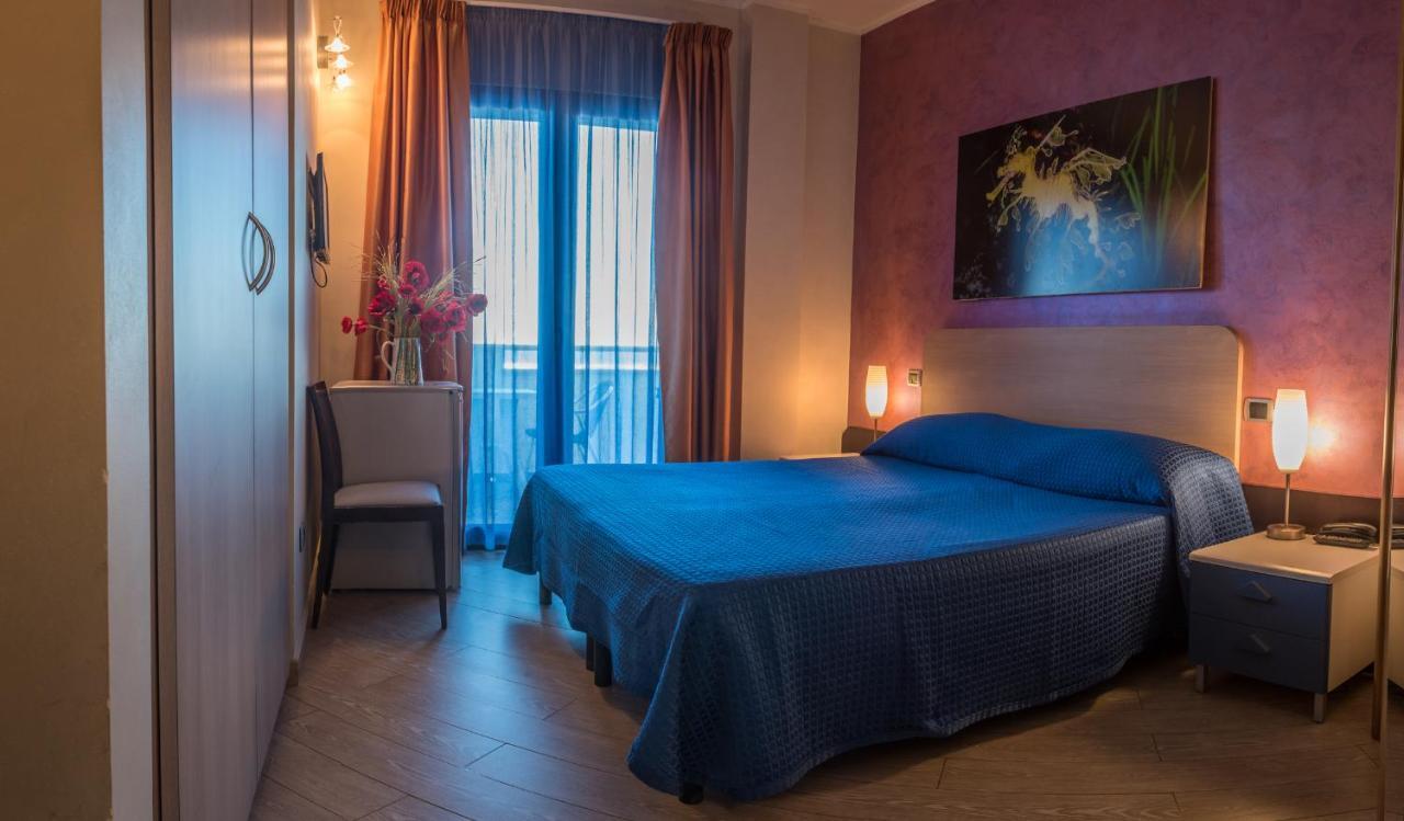 Hotel Mirage Torre Santa Sabina Pokój zdjęcie
